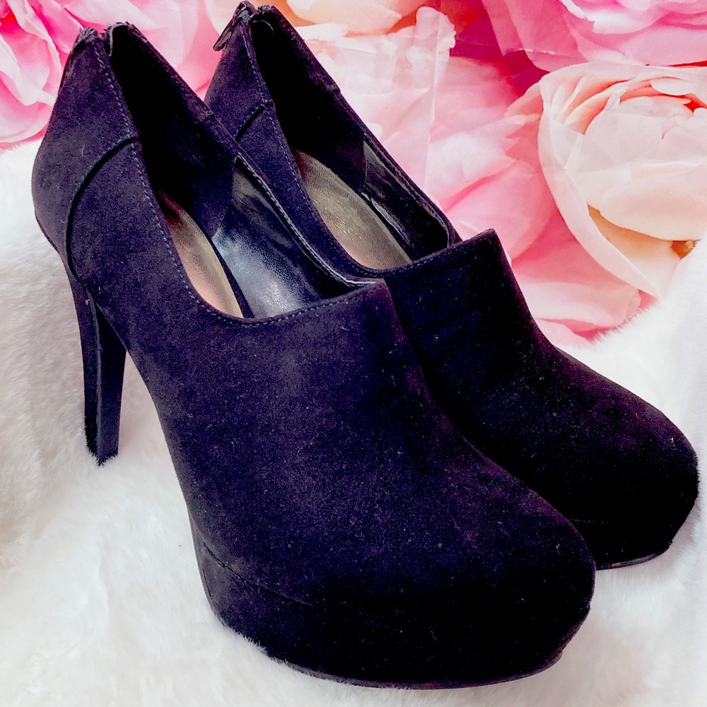 Nine West Stiletto Suede Booties Size 7.5